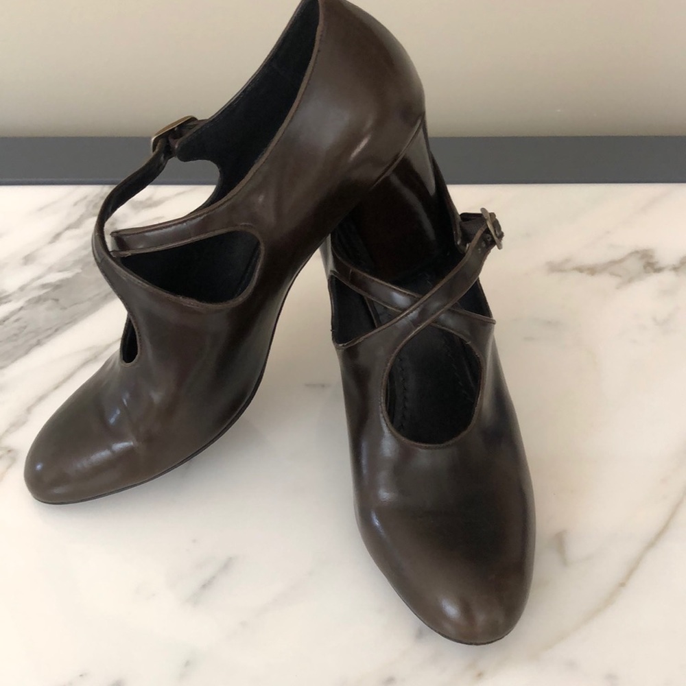 Women’s shoes